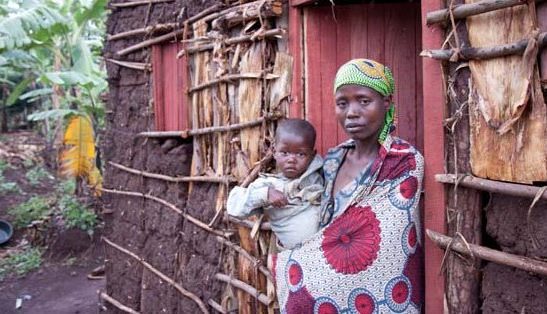 I Rwanda arbejder SOS-børnebyerne bl.a. med oplysning og uddannelse i familieprogrammer for at få børn og voksne til at klare sig bedre.