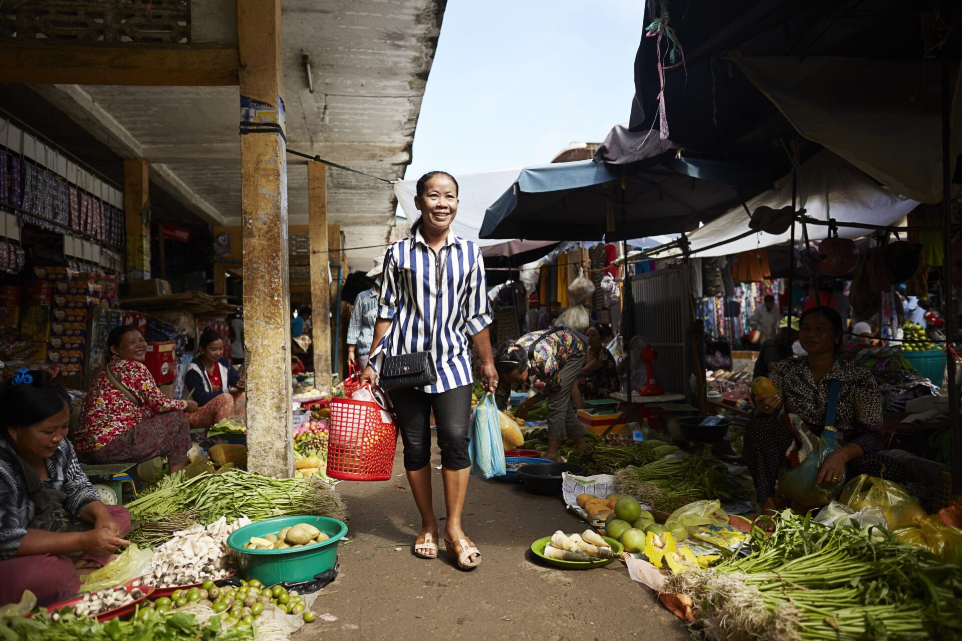 SOS-mor Chea handler mad ind til sine børn i Cambodja.