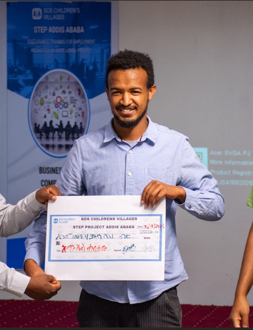 Amanuel med sit iværksætter-diplom