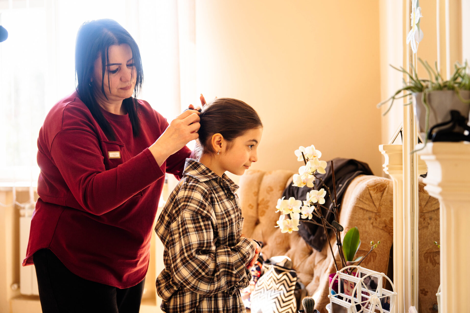 Plejemor i Armenien sætter hår